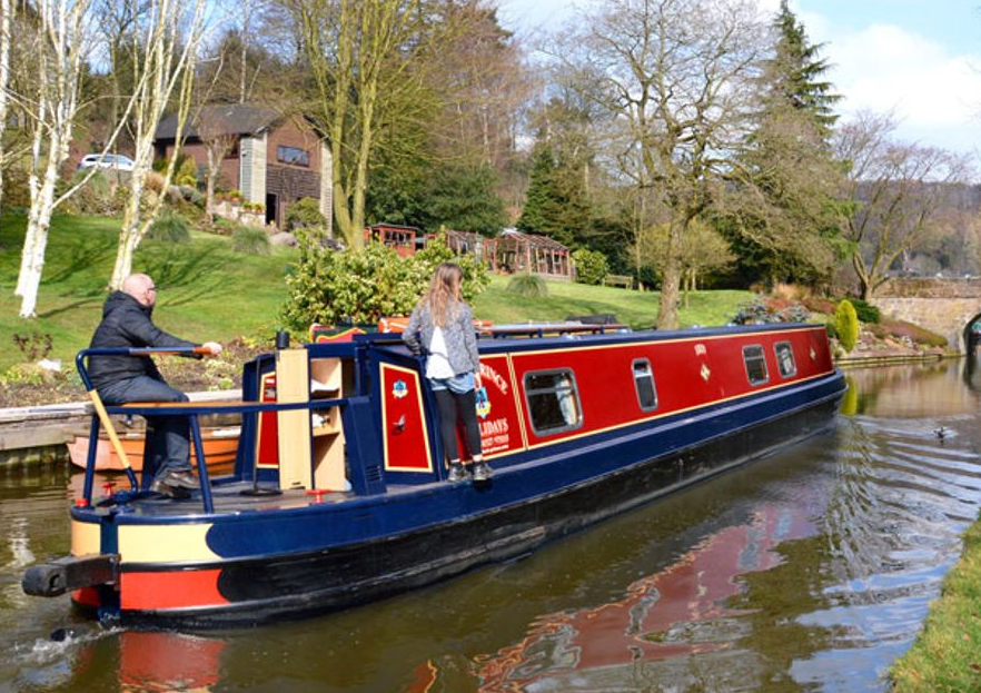 Best Canal Boat Holidays UK - featured image