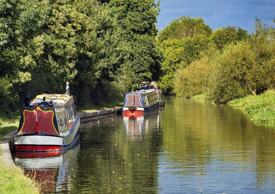 best family canal boat holidays uk